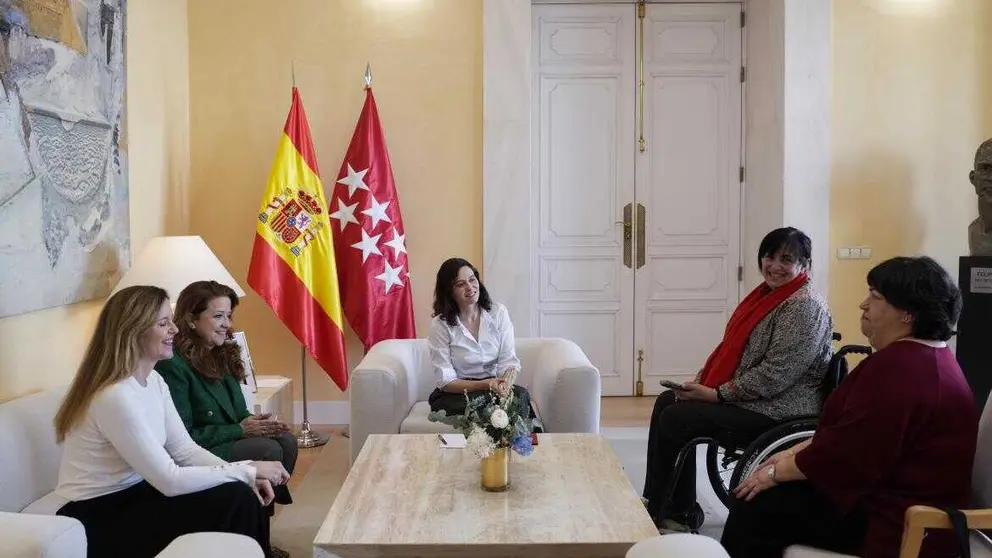 D&iacute;az Ayuso se re&uacute;ne en la Real Casa de Correos con la nueva presidenta de CERMI Madrid - Foto Comunidad de Madrid