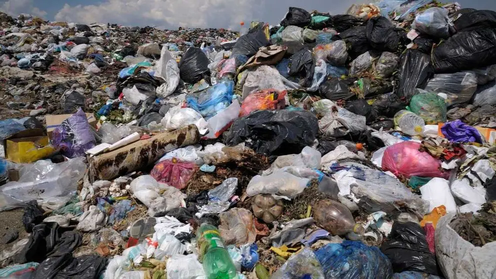 Vertedero - Foto de tunart de Getty Images Signature (Canva)