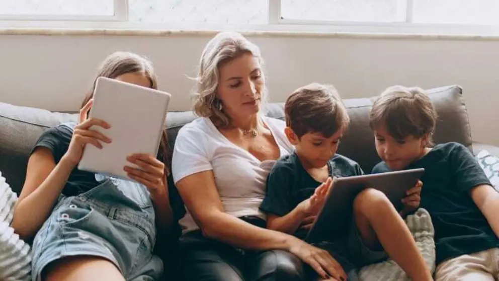 La Federaci&oacute;n Espa&ntilde;ola de Familias Numerosas pide al Gobierno apoyo a las madres para que tener m&aacute;s hijos no penalice social ni laboralmente