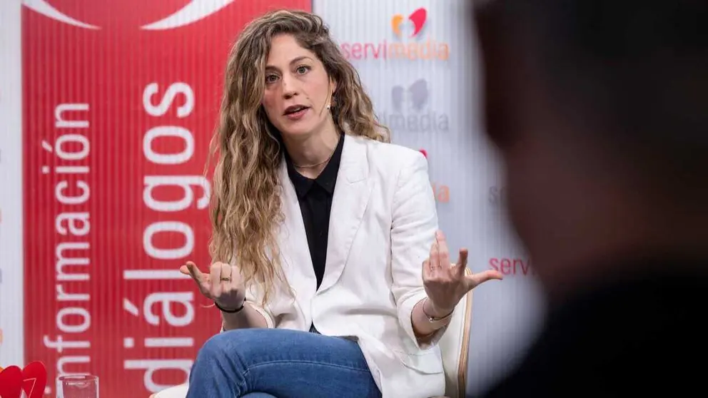 Lara Hern&aacute;ndez en la entrevista en Servimedia | Foto de Jorge Villa