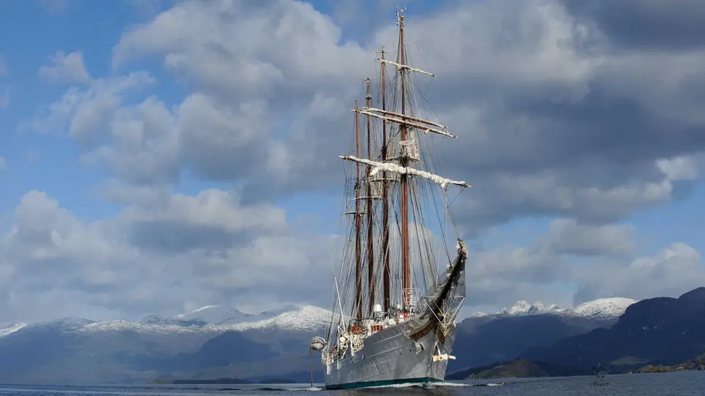 Buque Escuela Juan Sebasti&aacute;n de Elcano