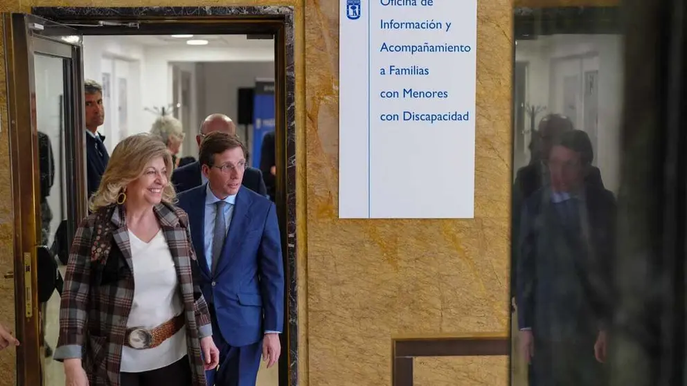 Almeida inaugura la Oficina de Informaci&oacute;n y Acompa&ntilde;amiento a Familias con Menores con Discapacidad - Foto Ayuntamiento de Madrid