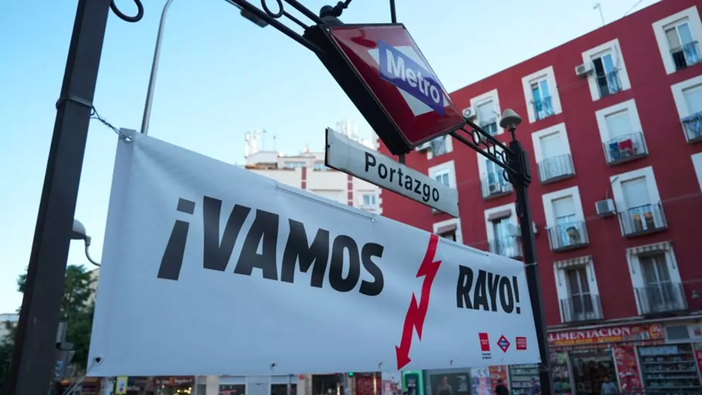Las estaciones de Metro que recorren Vallecas animan al Rayo en la final de la Conference League - Foto Comunidad de Madrid