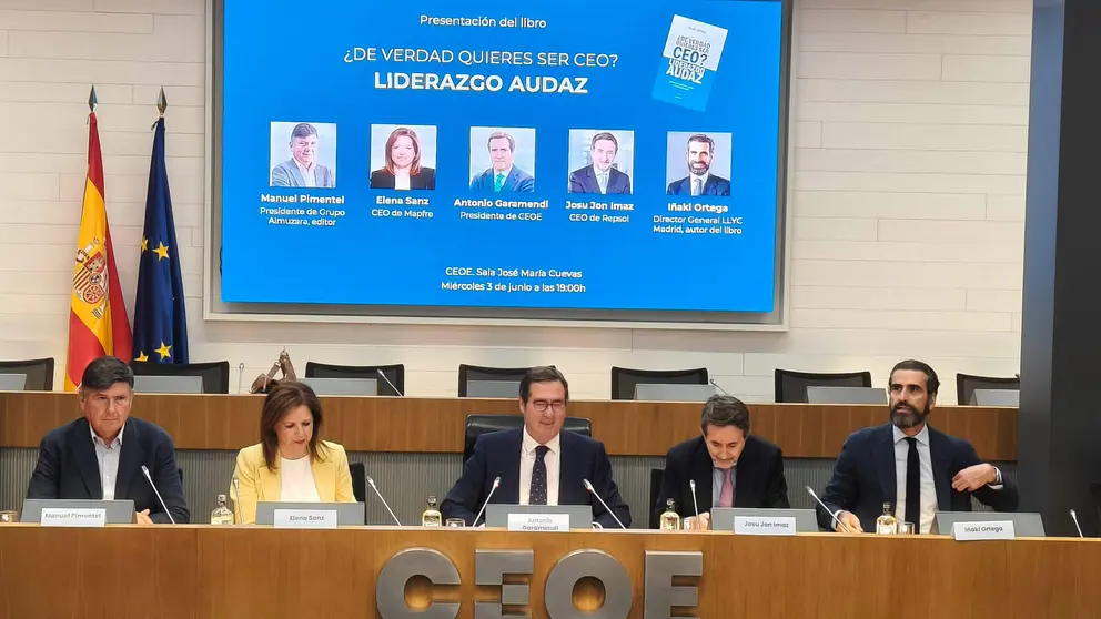 De izquierda a derecha: Manuel Pimentel, Elena Sanz, Antonio Garamendi, Josu Jon Imaz e I&ntilde;aki Ortega.