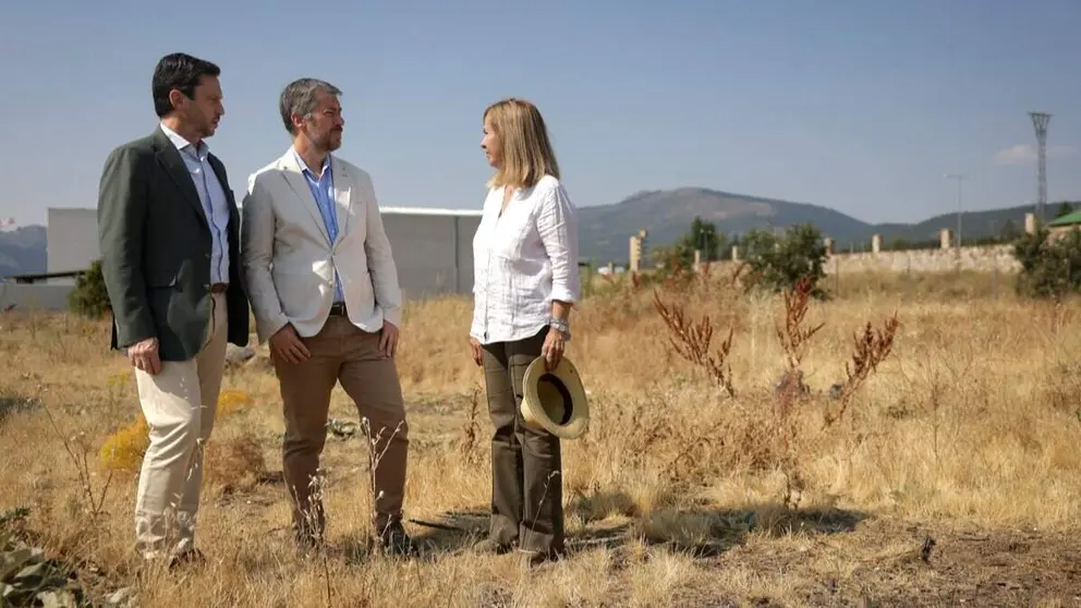 El consejero Garc&iacute;a Mart&iacute;n, en Lozoyuela - Foto Comunidad de Madrid