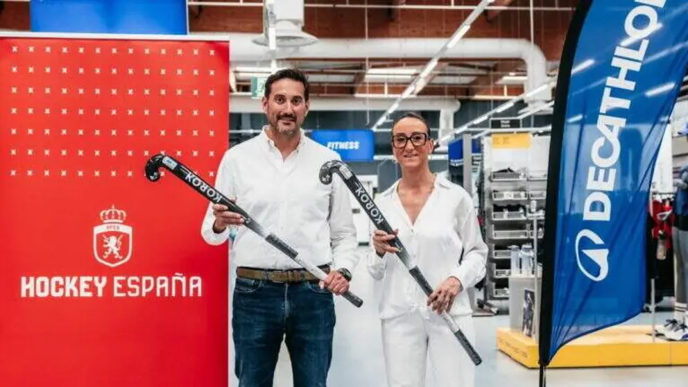 Decathlon y la Real Federaci&oacute;n Espa&ntilde;ola de Hockey se al&iacute;an para impulsar la inclusi&oacute;n laboral de personas con discapacidad - Foto de Decathlon