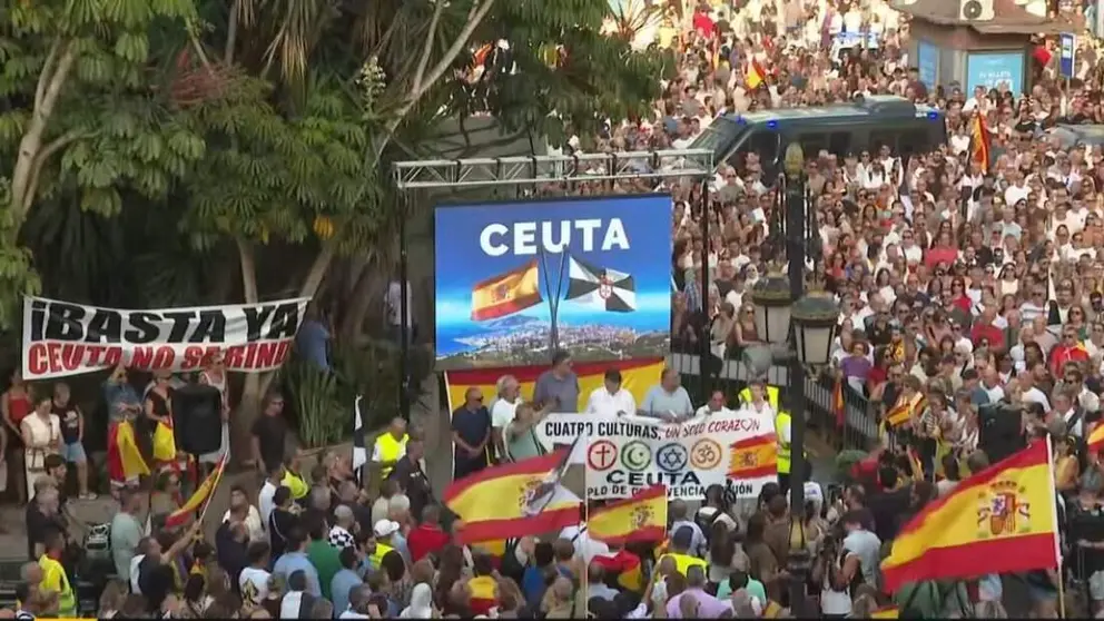 Manifestaci&oacute;n en Ceuta: "Cuatro culturas, un solo coraz&oacute;n"
- Foto de Pallas 🇪🇸⭐️⭐️🏆
@Deploy_U en X
