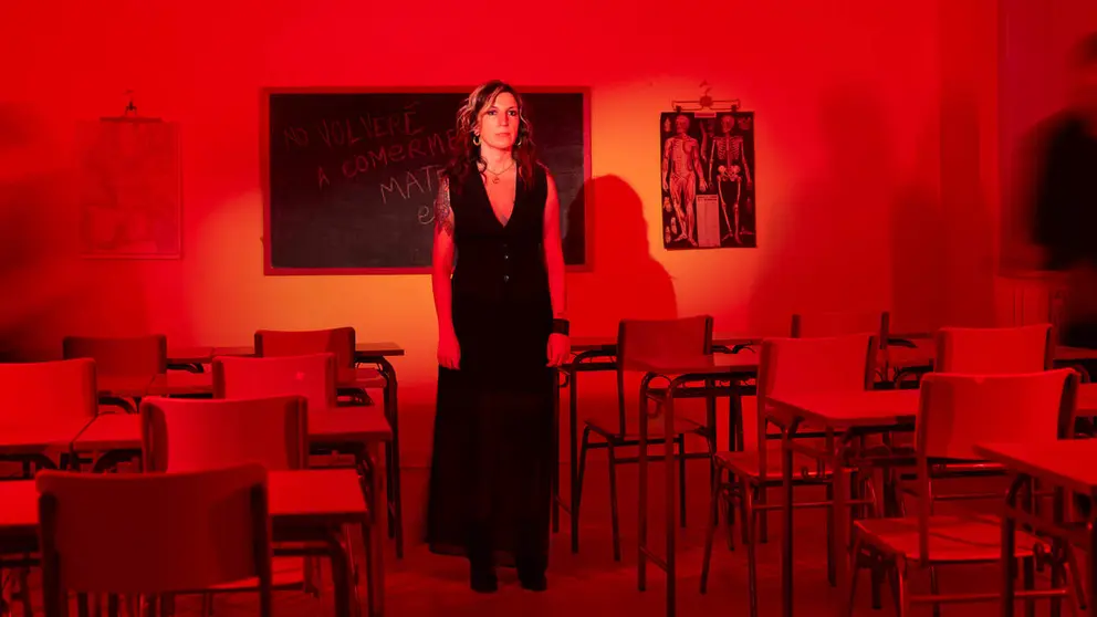 Mar&iacute;a Velasco, el cantaor Al-Blanco y el bailar&iacute;n-perfomer Mario Patr&oacute;n | 
Foto: Laura M. Lombard&iacute;a. Aula cedida para la sesi&oacute;n de fotos por el Instituto Puerta Bonita
