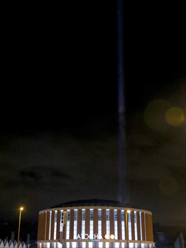 Cielo Madrid iluminado 20 aniversario 11-M - Comunidad de Madrid