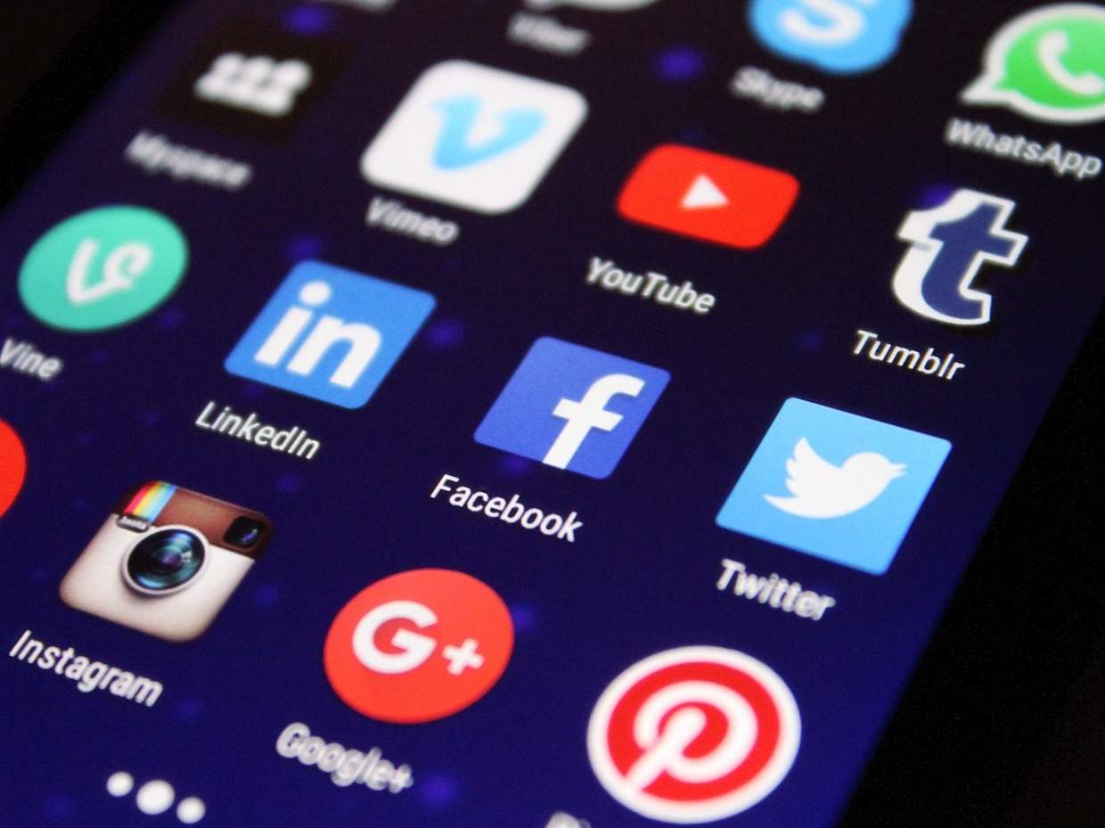 Día Mundial de las Redes Sociales - Pixelkult en Pixabay