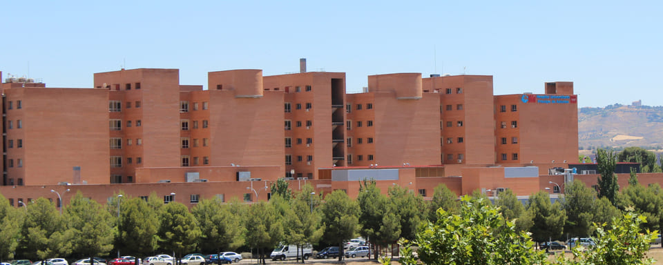 Un hombre apuñala a su padre en Alcalá tras negarle dinero para tabaco y luego se entrega a la policía