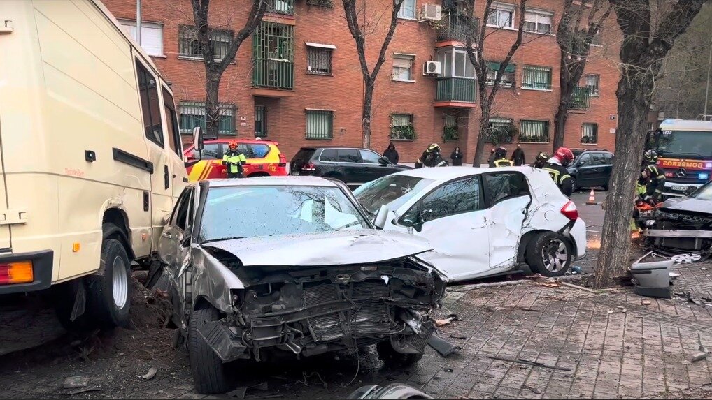 Vehículos dañados por el accidente - Foto Emergencias Madrid