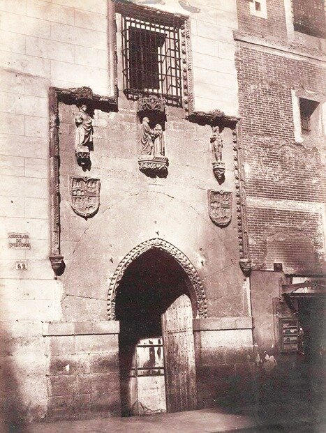 Fachada del Hospital de La Latina fotografiada por Charles Clifford en 1857