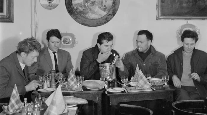 Tim Behrens, Lucian Freud, Francis Bacon,Frank Auerbach y Michael Andrews, pintores de La Escuela de Londres.