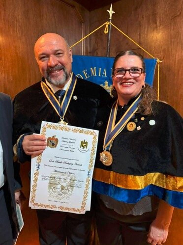 Basilio Rodríguez Cañada, junto a Beatriz Saavedra Gastélum