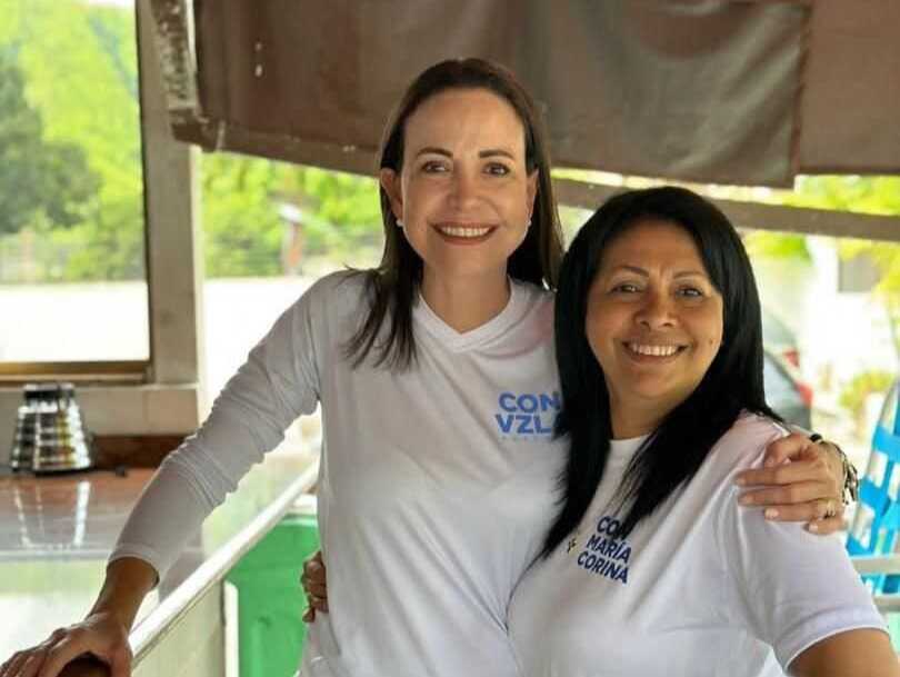 María Corina con Dignora Hernández