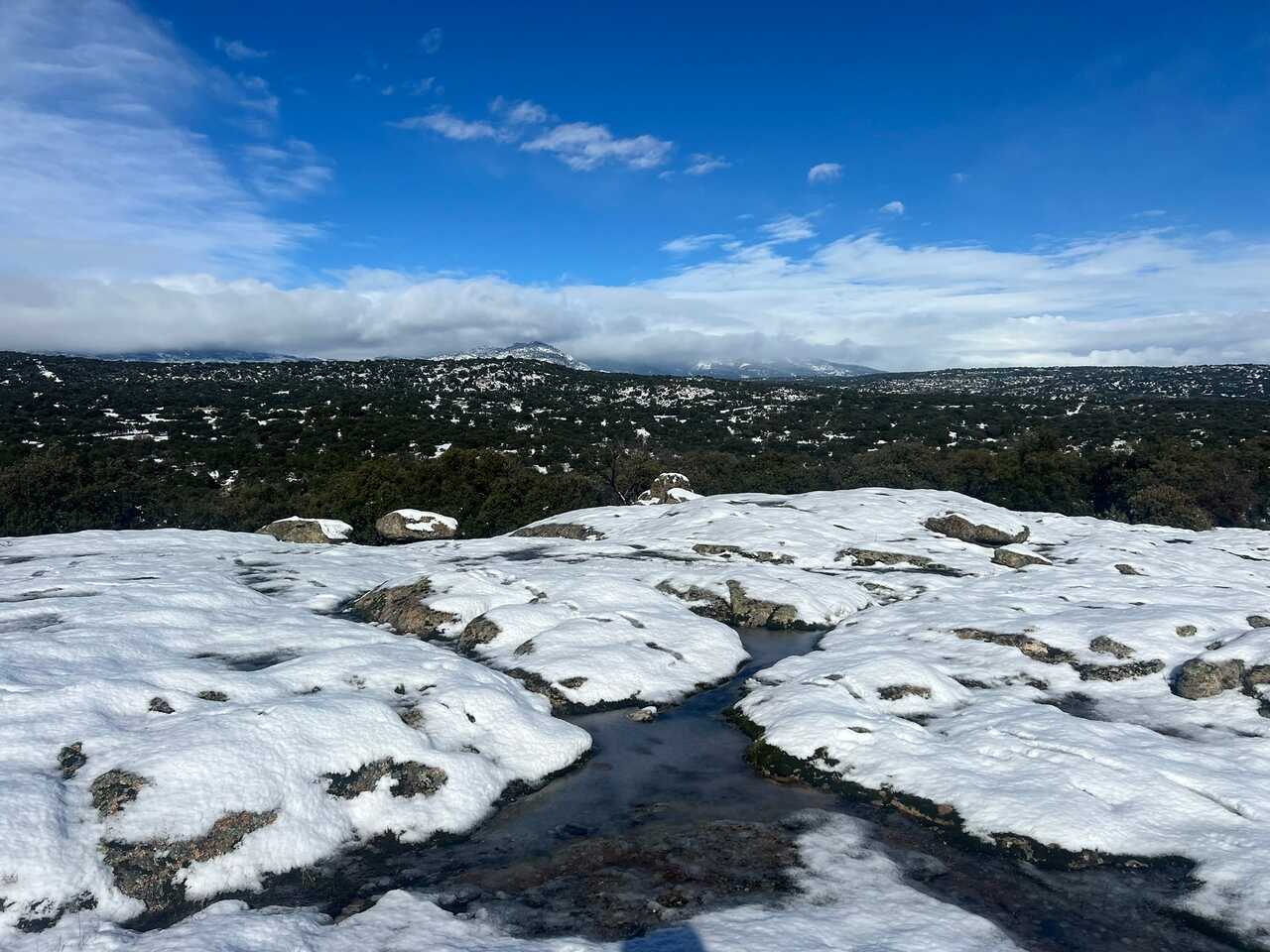 Sierra de Navalagamella con nieve 28 de enero 2026 - Foto de Rodrigo Callejo