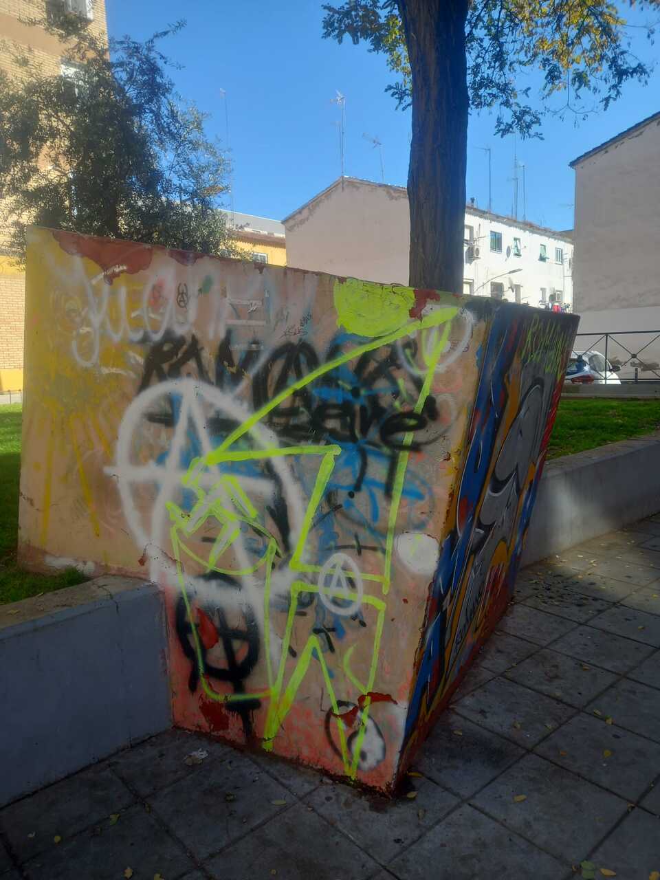 Pintadas vandálicas - Foto del Ayuntamiento de Parla