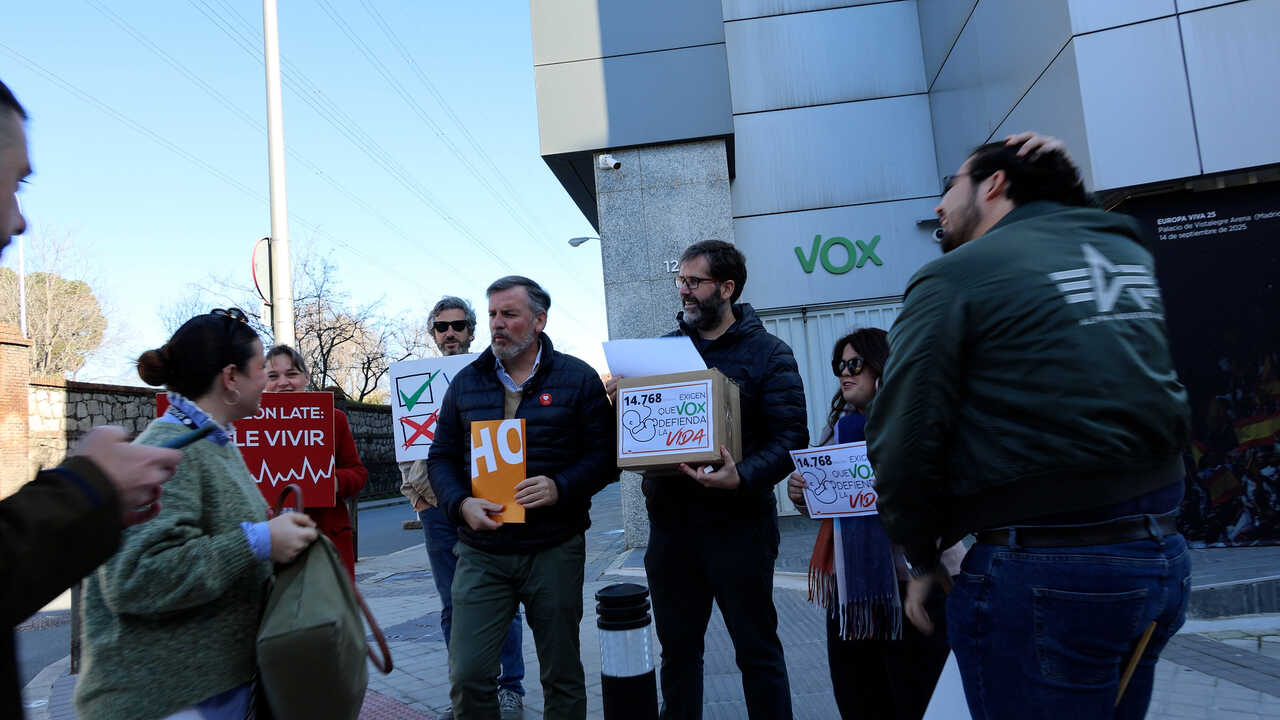 HazteOír presiona a Vox para exigir medidas concretas provida en Aragón - Foto de HazteOír