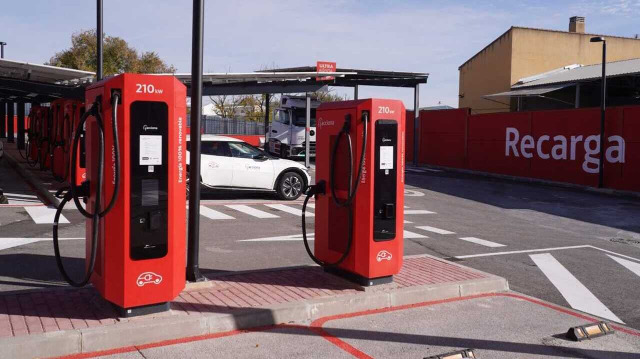 Electrolinera en Vicálvaro - Foto del Ayuntamiento de Madrid