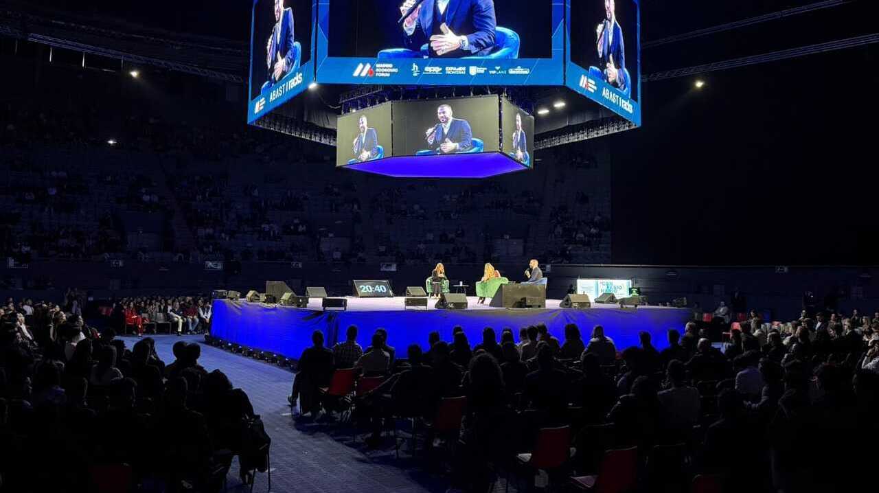 Paula Fraga y Roberto Vaquero en Madrid Economic Forum critican la izquierda hegemónica