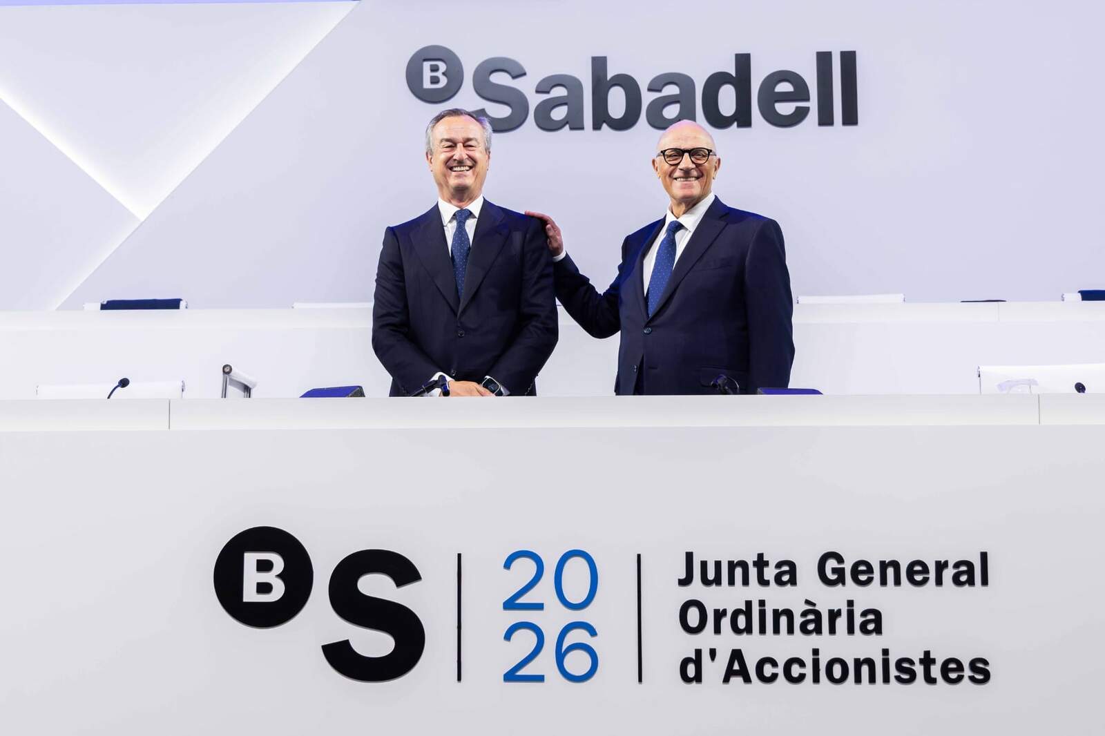 César González-Bueno con Josep Oliu - Foto de Banco Sabadell