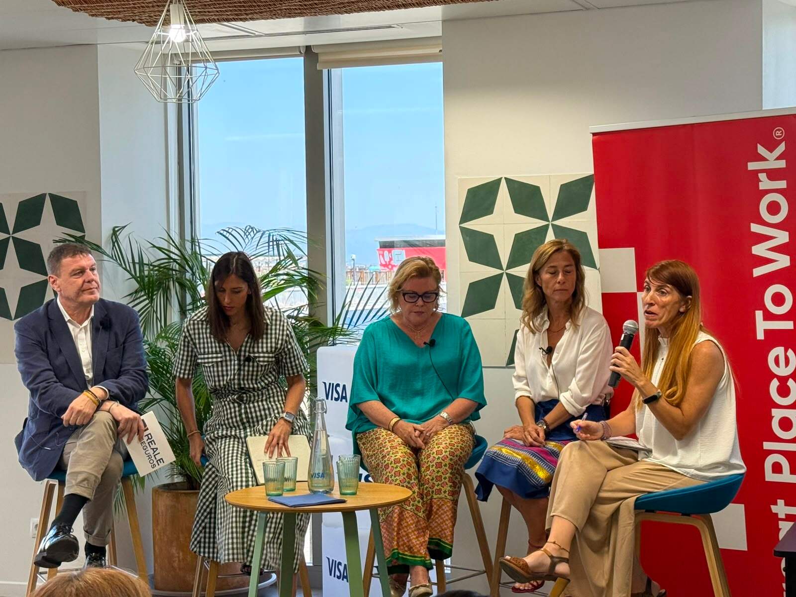 Jessica Díaz, gerente de Recursos Humanos de Visa para España y Portugal; Renzo Liaj, director de Personas y Transformación de Reale Seguros; Beatriz Aedo, directora de Recursos Humanos de la biofarmacéutica UCB; y Ana Fernández Lorca, directora asociada de Recursos Humanos de Theramex Healthcare y